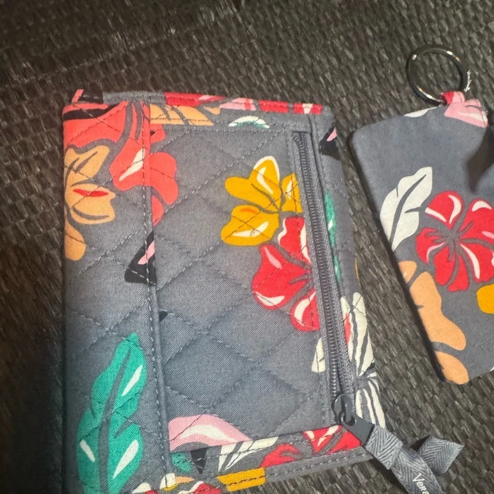 Vera Bradley Gray Floral Quilted Wallet and ID Holder - Picture 6 of 8